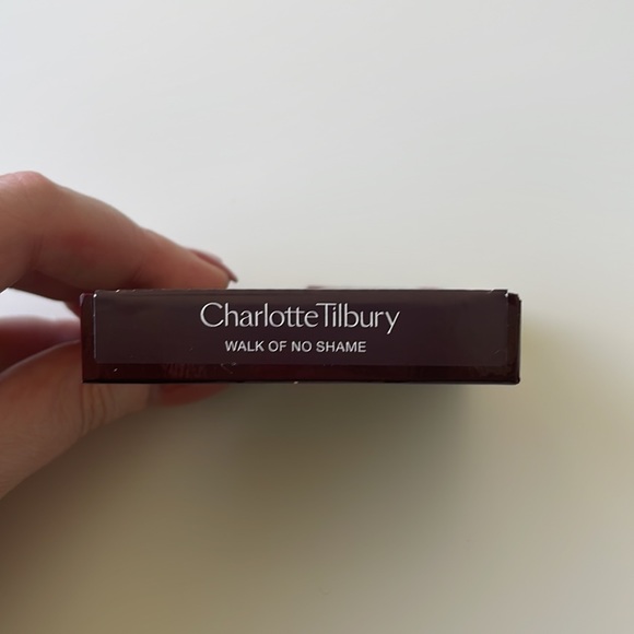 Charlotte Tilbury Luxury Eye Pallet - Walk of No Shame - Picture 3 of 4